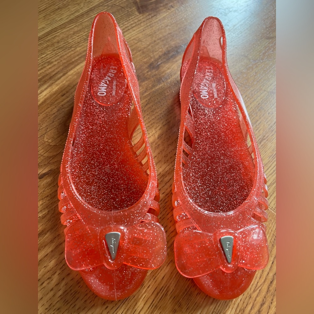 SALVATORE FERRAGAMO Red  Silver Spiffy Bow
Ballet Jelly Flats
